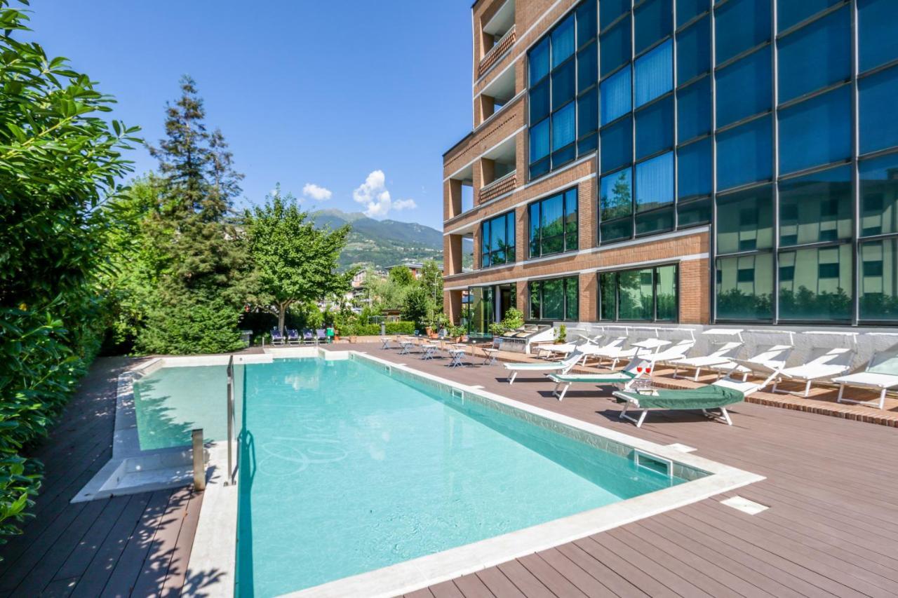 Hostellerie Du Cheval Blanc Aosta Exterior foto